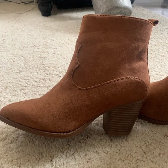 Booties NEVER WORN - Picture 2 of 3